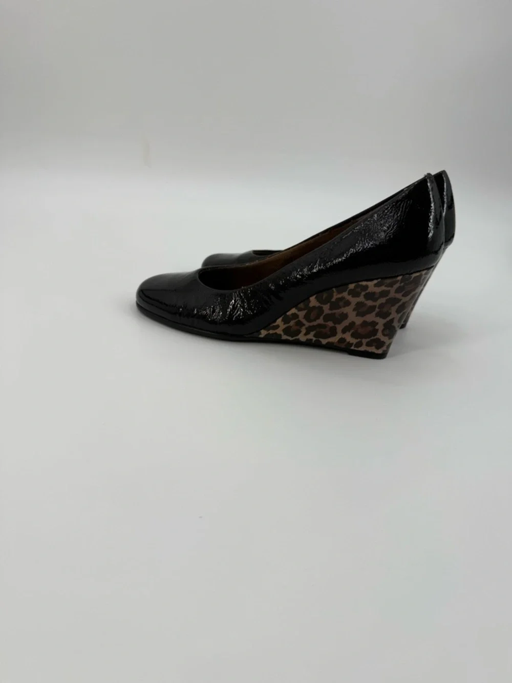 Aerosoles Elegant Plum Patent Leather Wedge Pumps with Leopard Print Heel SZ 8.5